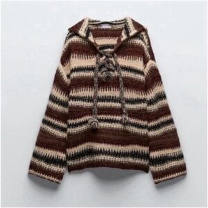 ZARA Striped Alpaca Blend
Hooded Poncho Sweater limited edition